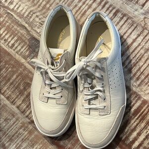 Clarks Women's Off-White Leather Sneakers